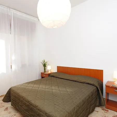 Apartment Tizi *